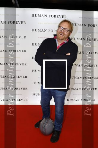 Amsterdam 9 oktober 2023
Premiere Human Forever door oa Teun Toebes in Tuschinski. Frits Huffnagel