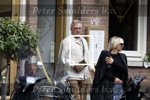 Amsterdam 11 oktober 2023
Gordon en Monique des Bouvrie lunchen bij de burger Room en gaan daarna samen naar de pc hooftstraat.