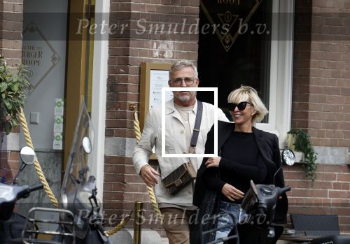 Amsterdam 11 oktober 2023
Gordon en Monique des Bouvrie lunchen bij de burger Room en gaan daarna samen naar de pc hooftstraat.