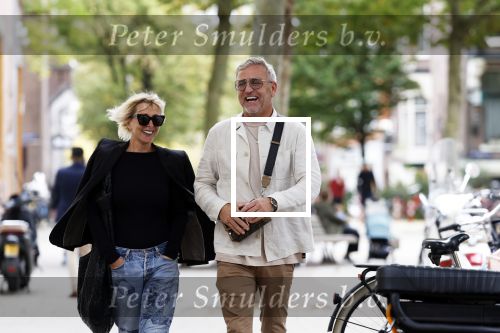 Amsterdam 11 oktober 2023
Gordon en Monique des Bouvrie lunchen bij de burger Room en gaan daarna samen naar de pc hooftstraat.