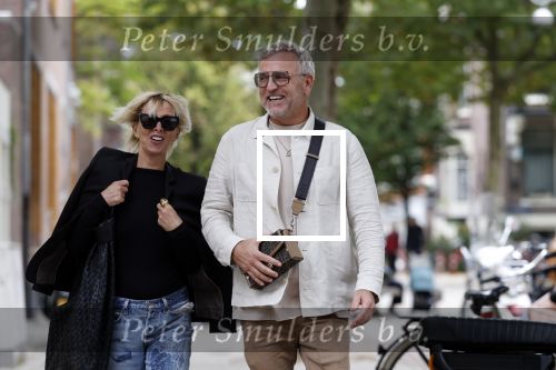Amsterdam 11 oktober 2023
Gordon en Monique des Bouvrie lunchen bij de burger Room en gaan daarna samen naar de pc hooftstraat.