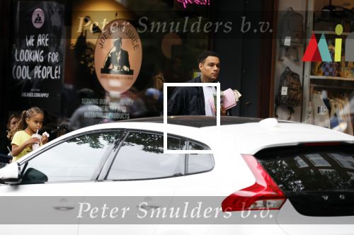 Amsterdam 9 oktober 2023
Gregory v d Wiel haalt samen met zijn dochter een vers sapje bij Joe and the juice . Gregory rijdt in een Lamborghini Urus