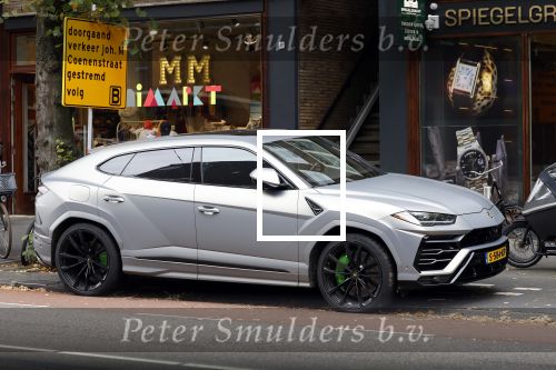 Amsterdam 9 oktober 2023
Gregory v d Wiel haalt samen met zijn dochter een vers sapje bij Joe and the juice . Gregory rijdt in een Lamborghini Urus