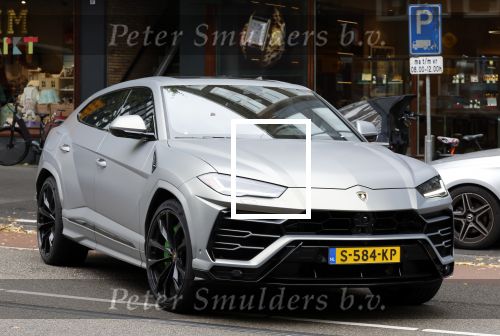 Amsterdam 9 oktober 2023
Gregory v d Wiel haalt samen met zijn dochter een vers sapje bij Joe and the juice . Gregory rijdt in een Lamborghini Urus