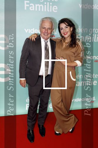 Amsterdam 10 oktober 2023
Premiere een grote familie in Tuschinski . Vidoeland gaat het uitzenden. Huub Stapel en Tina de Bruin