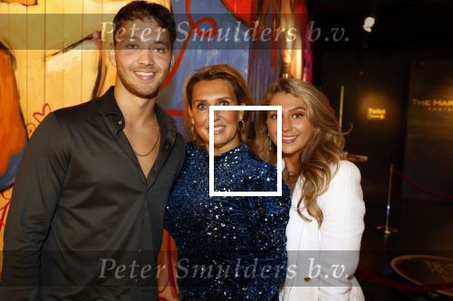 Amsterdam 28 september 2023
Premiere Hans Klok bij the Harbour Club.
Jenny de Munk met zoon en dochter