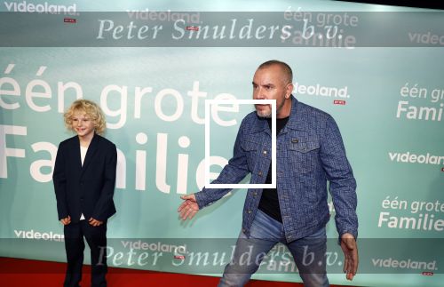 Amsterdam 10 oktober 2023
Premiere een grote familie in Tuschinski . Vidoeland gaat het uitzenden. Jeroen v Koningsbrugge