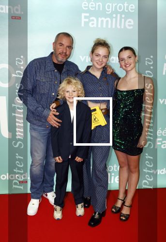 Amsterdam 10 oktober 2023
Premiere een grote familie in Tuschinski . Vidoeland gaat het uitzenden.Jeroen v Koningsbrugge Moos Hofstra Doris Zuijderland en Josephine Arendsen