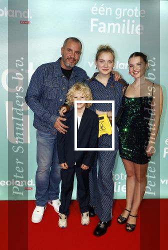 Amsterdam 10 oktober 2023
Premiere een grote familie in Tuschinski . Vidoeland gaat het uitzenden.Jeroen v Koningsbrugge Moos Hofstra Doris Zuijderland en Josephine Arendsen