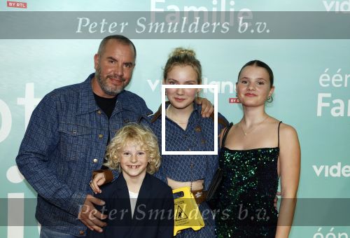 Amsterdam 10 oktober 2023
Premiere een grote familie in Tuschinski . Vidoeland gaat het uitzenden.Jeroen v Koningsbrugge Moos Hofstra Doris Zuijderland en Josephine Arendsen