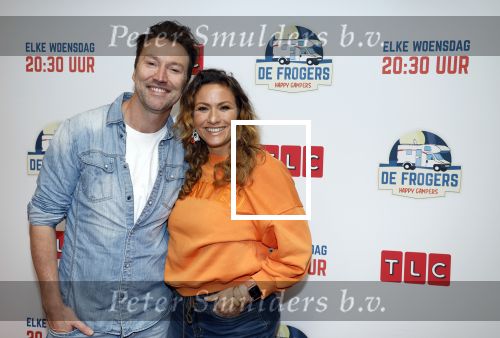 Amsterdam 31 oktober 2023
Danny Froger met partner Ann Dominique Wilten en dochter Fallon, Maxim Froger met partner Ruby van Wanrooij, Natasja Froger met partner Rene Froger, Didier Froger met partner Sammy Verheij en Natascha Froger met partner Matthijs met dochters tijdens de speciale Lunch Screening van De Frogers: Happy Campers van TLC bij Outside Inn te Amsterdam. Jessica Mendels