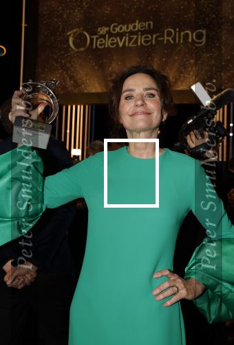 Amsterdam 12 oktober 2023
Televizierring 2023 in Carre .
Jet de Nijs kreeg de prijs voor het mooiste tv moment van het jaar gedraaid bij optreden van haar man Rob de Nijs .