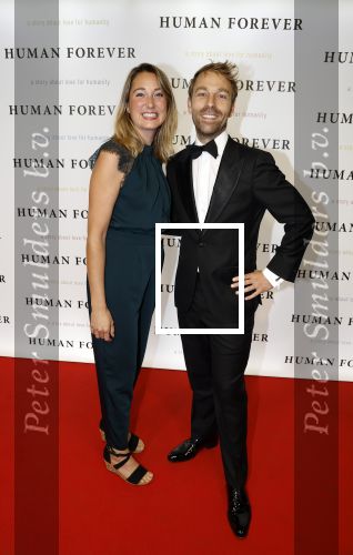 Amsterdam 9 oktober 2023
Premiere Human Forever door oa Teun Toebes in Tuschinski. Job Jan Altena met een vriendin