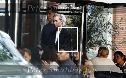 Amsterdam 5 oktober 2023
Joey Veerman en zijn vriendin Chantalle Schilder en hun baby zijn dagje in Amsterdam . Zezijn dar met Joel Drommel en zijn vriendin Laura v Leeuwen