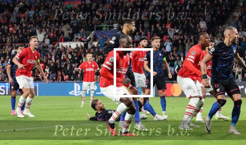 Eindhoven, 3 Oktober 2023
Championsleague PSV-Sevilla, eindstand 2-2
Jordan Teze scoort 2-2
Jordan Teze Armel Bella-Kotchap Ismael Salbari Nemanja Gudelj Ricardo Pepi Luuk de Jong Youssef En-Nesyri en Sergio Ramos
