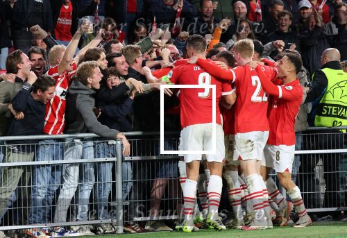 Eindhoven, 3 Oktober 2023
Championsleague PSV-Sevilla, eindstand 2-2
Jordan Teze scoort 2-2  met Armel Bella-Kotchap Noa Lang Luuk de Jong Sergino Dest en Jerdy Schouten