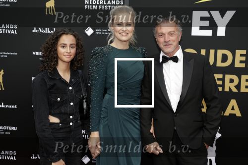 Utrecht 29 september 2023
Uitreiking gouden kalveren in de schouwburg van Utrecht. Jurgen Smit en Marit v Bohemen en haar dochter