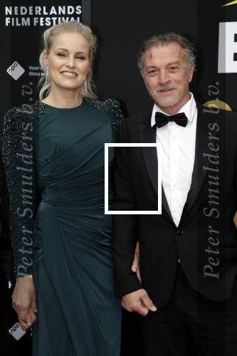 Utrecht 29 september 2023
Uitreiking gouden kalveren in de schouwburg van Utrecht. Jurgen Smit en Marit v Bohemen en haar dochter