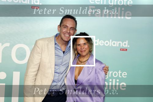 Amsterdam 10 oktober 2023
Premiere een grote familie in Tuschinski . Vidoeland gaat het uitzenden. Kees de Bever ket goede kennis Nienke v Manen