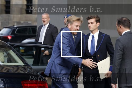 Amsterdam 5 oktober 2023
Koning Willem Alexander arriveert bij koninklijk paleis op de dam en staat de pers te woord ivm lidsmaatschap Prins Bernhard aan partij van Adolf Hitler