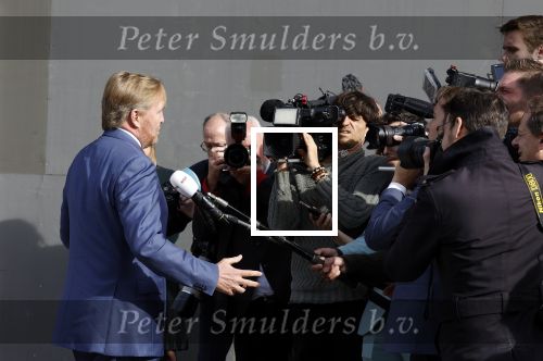 Amsterdam 5 oktober 2023
Koning Willem Alexander arriveert bij koninklijk paleis op de dam en staat de pers te woord ivm lidsmaatschap Prins Bernhard aan partij van Adolf Hitler