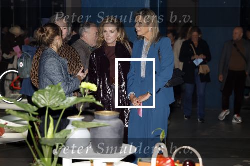Eindhoven 26 oktober 2023
Koningin Maxima op bezok bij de dutch design week in Eindhoven . Maxima had haar goede vriendin Mariska Dietz mee genomen . Mariska Heeft paleis huis Den Bosch ingericht .