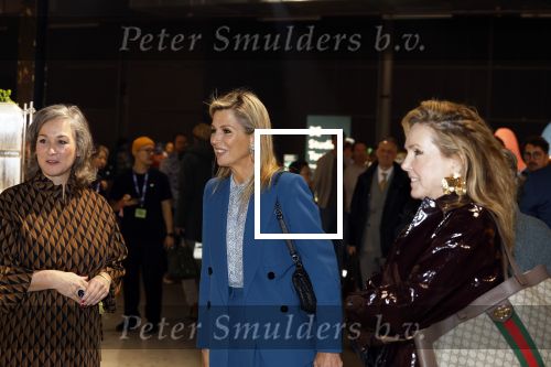Eindhoven 26 oktober 2023
Koningin Maxima op bezok bij de dutch design week in Eindhoven . Maxima had haar goede vriendin Mariska Dietz mee genomen . Mariska Heeft paleis huis Den Bosch ingericht .