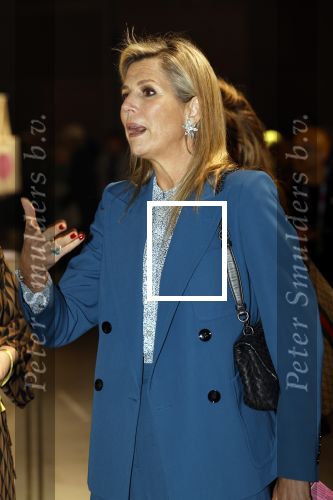 Eindhoven 26 oktober 2023
Koningin Maxima op bezok bij de dutch design week in Eindhoven . Maxima had haar goede vriendin Mariska Dietz mee genomen . Mariska Heeft paleis huis Den Bosch ingericht .