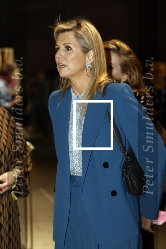 Eindhoven 26 oktober 2023
Koningin Maxima op bezok bij de dutch design week in Eindhoven . Maxima had haar goede vriendin Mariska Dietz mee genomen . Mariska Heeft paleis huis Den Bosch ingericht .