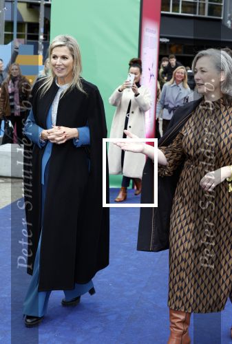 Eindhoven 26 oktober 2023
Koningin Maxima op bezok bij de dutch design week in Eindhoven . Maxima had haar goede vriendin Mariska Dietz mee genomen . Mariska Heeft paleis huis Den Bosch ingericht .