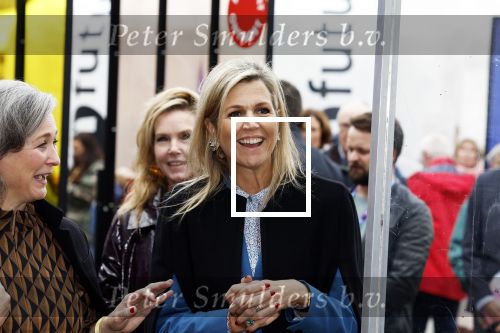 Eindhoven 26 oktober 2023
Koningin Maxima op bezok bij de dutch design week in Eindhoven . Maxima had haar goede vriendin Mariska Dietz mee genomen . Mariska Heeft paleis huis Den Bosch ingericht .