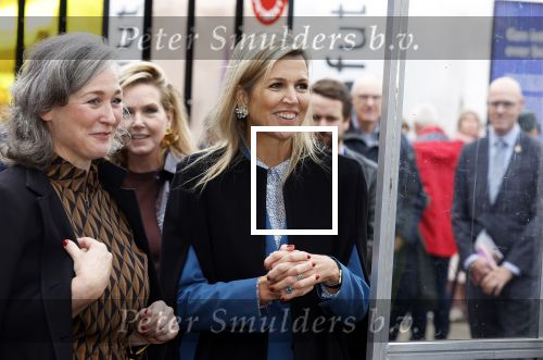 Eindhoven 26 oktober 2023
Koningin Maxima op bezok bij de dutch design week in Eindhoven . Maxima had haar goede vriendin Mariska Dietz mee genomen . Mariska Heeft paleis huis Den Bosch ingericht .