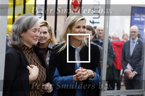Eindhoven 26 oktober 2023
Koningin Maxima op bezok bij de dutch design week in Eindhoven . Maxima had haar goede vriendin Mariska Dietz mee genomen . Mariska Heeft paleis huis Den Bosch ingericht .