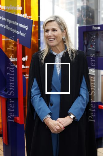 Eindhoven 26 oktober 2023
Koningin Maxima op bezok bij de dutch design week in Eindhoven . Maxima had haar goede vriendin Mariska Dietz mee genomen . Mariska Heeft paleis huis Den Bosch ingericht .