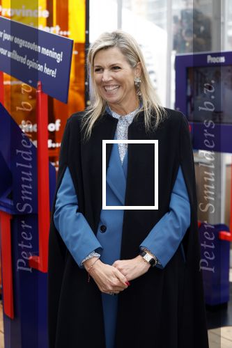 Eindhoven 26 oktober 2023
Koningin Maxima op bezok bij de dutch design week in Eindhoven . Maxima had haar goede vriendin Mariska Dietz mee genomen . Mariska Heeft paleis huis Den Bosch ingericht .