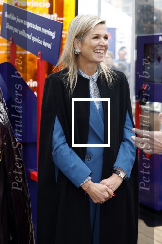 Eindhoven 26 oktober 2023
Koningin Maxima op bezok bij de dutch design week in Eindhoven . Maxima had haar goede vriendin Mariska Dietz mee genomen . Mariska Heeft paleis huis Den Bosch ingericht .