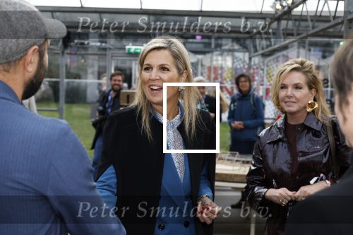 Eindhoven 26 oktober 2023
Koningin Maxima op bezok bij de dutch design week in Eindhoven . Maxima had haar goede vriendin Mariska Dietz mee genomen . Mariska Heeft paleis huis Den Bosch ingericht .