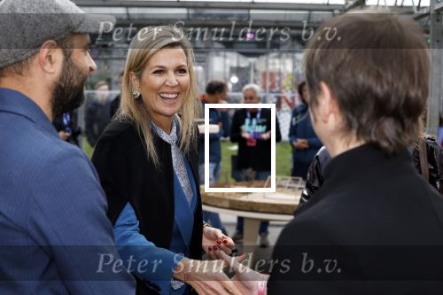 Eindhoven 26 oktober 2023
Koningin Maxima op bezok bij de dutch design week in Eindhoven . Maxima had haar goede vriendin Mariska Dietz mee genomen . Mariska Heeft paleis huis Den Bosch ingericht .