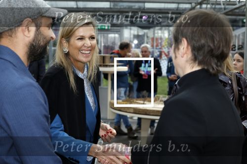 Eindhoven 26 oktober 2023
Koningin Maxima op bezok bij de dutch design week in Eindhoven . Maxima had haar goede vriendin Mariska Dietz mee genomen . Mariska Heeft paleis huis Den Bosch ingericht .