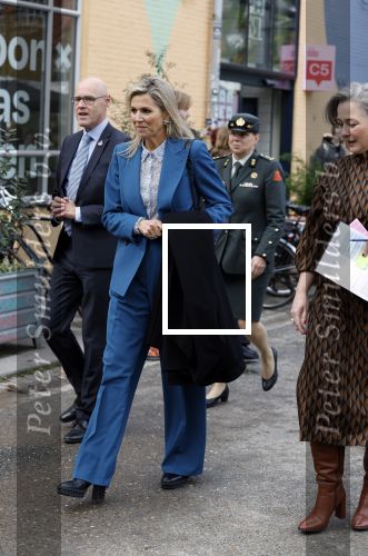 Eindhoven 26 oktober 2023
Koningin Maxima op bezok bij de dutch design week in Eindhoven . Maxima had haar goede vriendin Mariska Dietz mee genomen . Mariska Heeft paleis huis Den Bosch ingericht .