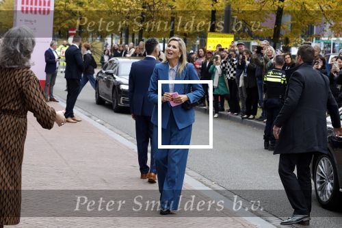 Eindhoven 26 oktober 2023
Koningin Maxima op bezok bij de dutch design week in Eindhoven . Maxima had haar goede vriendin Mariska Dietz mee genomen . Mariska Heeft paleis huis Den Bosch ingericht .