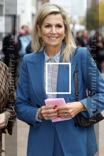 Eindhoven 26 oktober 2023
Koningin Maxima op bezok bij de dutch design week in Eindhoven . Maxima had haar goede vriendin Mariska Dietz mee genomen . Mariska Heeft paleis huis Den Bosch ingericht .
