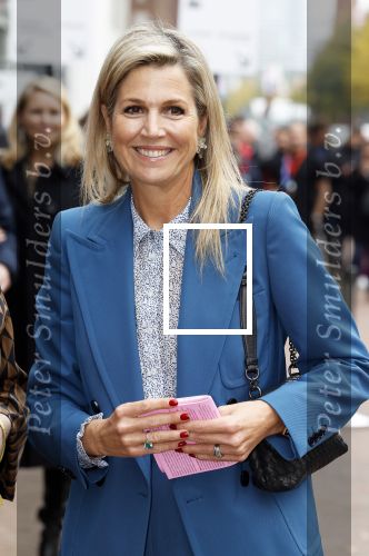 Eindhoven 26 oktober 2023
Koningin Maxima op bezok bij de dutch design week in Eindhoven . Maxima had haar goede vriendin Mariska Dietz mee genomen . Mariska Heeft paleis huis Den Bosch ingericht .