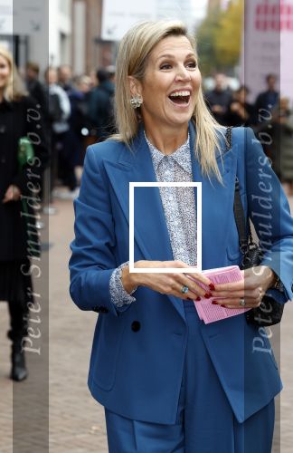 Eindhoven 26 oktober 2023
Koningin Maxima op bezok bij de dutch design week in Eindhoven . Maxima had haar goede vriendin Mariska Dietz mee genomen . Mariska Heeft paleis huis Den Bosch ingericht .