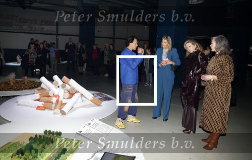 Eindhoven 26 oktober 2023
Koningin Maxima op bezok bij de dutch design week in Eindhoven . Maxima had haar goede vriendin Mariska Dietz mee genomen . Mariska Heeft paleis huis Den Bosch ingericht .