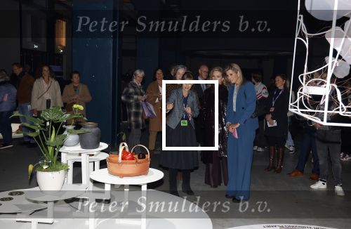 Eindhoven 26 oktober 2023
Koningin Maxima op bezok bij de dutch design week in Eindhoven . Maxima had haar goede vriendin Mariska Dietz mee genomen . Mariska Heeft paleis huis Den Bosch ingericht .