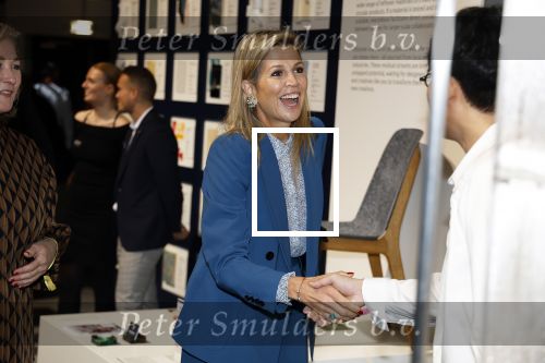 Eindhoven 26 oktober 2023
Koningin Maxima op bezok bij de dutch design week in Eindhoven . Maxima had haar goede vriendin Mariska Dietz mee genomen . Mariska Heeft paleis huis Den Bosch ingericht .