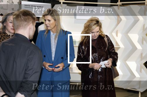 Eindhoven 26 oktober 2023
Koningin Maxima op bezok bij de dutch design week in Eindhoven . Maxima had haar goede vriendin Mariska Dietz mee genomen . Mariska Heeft paleis huis Den Bosch ingericht .
