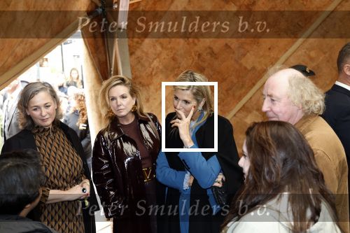 Eindhoven 26 oktober 2023
Koningin Maxima op bezok bij de dutch design week in Eindhoven . Maxima had haar goede vriendin Mariska Dietz mee genomen . Mariska Heeft paleis huis Den Bosch ingericht .
