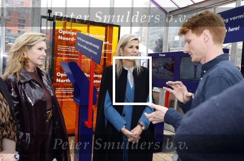 Eindhoven 26 oktober 2023
Koningin Maxima op bezok bij de dutch design week in Eindhoven . Maxima had haar goede vriendin Mariska Dietz mee genomen . Mariska Heeft paleis huis Den Bosch ingericht .